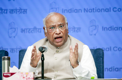 After Mallikarjun Kharge’s high command hint over new Karnataka CM, BJP's ‘ghost’ jibe | After Mallikarjun Kharge’s high command hint over new Karnataka CM, BJP's ‘ghost’ jibe After Mallikarjun Kharge’s high command hint over new Karnataka CM, BJP's ‘ghost’ jibe | After Mallikarjun Kharge’s high command hint over new Karnataka CM, BJP's ‘ghost’ jibe
