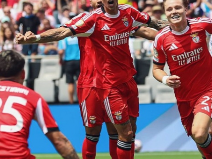 Club WC: Benfica beat Bayern to top Group C | Club WC: Benfica beat Bayern to top Group C Club WC: Benfica beat Bayern to top Group C | Club WC: Benfica beat Bayern to top Group C