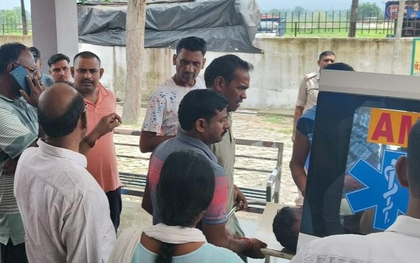 Two shot at in Hazaribagh days after Rs 5 lakh extortion demand | Two shot at in Hazaribagh days after Rs 5 lakh extortion demand Two shot at in Hazaribagh days after Rs 5 lakh extortion demand | Two shot at in Hazaribagh days after Rs 5 lakh extortion demand