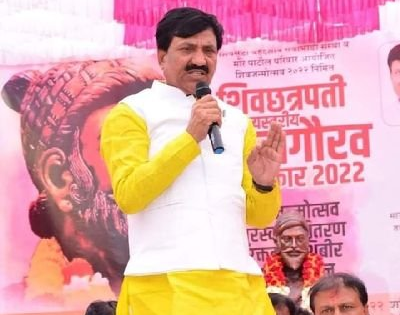Row over Maha BJP MLA’s ‘gave you clothes' comment to farmers; Oppn trains guns at him | Row over Maha BJP MLA’s ‘gave you clothes' comment to farmers; Oppn trains guns at him Row over Maha BJP MLA’s ‘gave you clothes' comment to farmers; Oppn trains guns at him | Row over Maha BJP MLA’s ‘gave you clothes' comment to farmers; Oppn trains guns at him