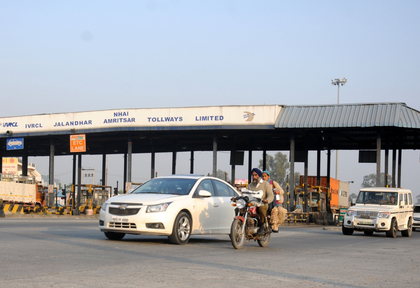 No toll proposed for 2-wheelers, says Nitin Gadkari amid viral reports | No toll proposed for 2-wheelers, says Nitin Gadkari amid viral reports No toll proposed for 2-wheelers, says Nitin Gadkari amid viral reports | No toll proposed for 2-wheelers, says Nitin Gadkari amid viral reports