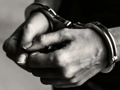 Two held in Bihar with 1 kg heroin valued at Rs 1 crore | Two held in Bihar with 1 kg heroin valued at Rs 1 crore Two held in Bihar with 1 kg heroin valued at Rs 1 crore | Two held in Bihar with 1 kg heroin valued at Rs 1 crore