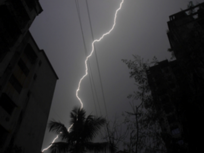 Madhya Pradesh: 2 killed in lightning strikes; heavy rains likely in some areas | Madhya Pradesh: 2 killed in lightning strikes; heavy rains likely in some areas Madhya Pradesh: 2 killed in lightning strikes; heavy rains likely in some areas | Madhya Pradesh: 2 killed in lightning strikes; heavy rains likely in some areas