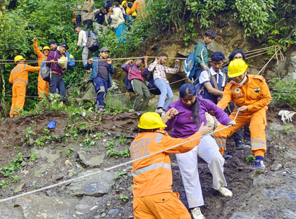 Rudraprayag road accident: Six Rajasthan pilgrims missing, CM dials Uttarakhand counterpart | Rudraprayag road accident: Six Rajasthan pilgrims missing, CM dials Uttarakhand counterpart Rudraprayag road accident: Six Rajasthan pilgrims missing, CM dials Uttarakhand counterpart | Rudraprayag road accident: Six Rajasthan pilgrims missing, CM dials Uttarakhand counterpart