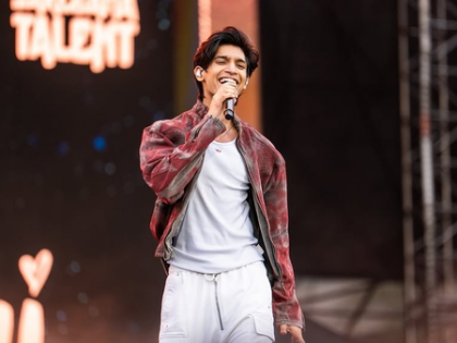 Maahi talks about how he deals with comparisons with father Shaan | Maahi talks about how he deals with comparisons with father Shaan Maahi talks about how he deals with comparisons with father Shaan | Maahi talks about how he deals with comparisons with father Shaan