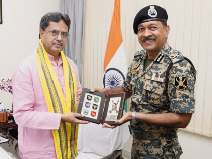 Top BSF officer reviews Indo-Bangla border situation in Tripura; meets Guv, CM | Top BSF officer reviews Indo-Bangla border situation in Tripura; meets Guv, CM Top BSF officer reviews Indo-Bangla border situation in Tripura; meets Guv, CM | Top BSF officer reviews Indo-Bangla border situation in Tripura; meets Guv, CM