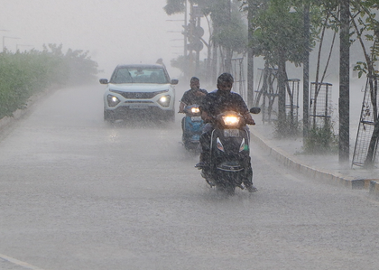 Gujarat braces for six days of heavy rainfall; red alerts issued in several dists | Gujarat braces for six days of heavy rainfall; red alerts issued in several dists Gujarat braces for six days of heavy rainfall; red alerts issued in several dists | Gujarat braces for six days of heavy rainfall; red alerts issued in several dists