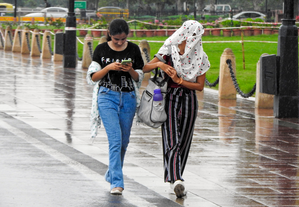 Yellow alert for two days in Delhi-NCR, rain likely to bring relief from heat | Yellow alert for two days in Delhi-NCR, rain likely to bring relief from heat Yellow alert for two days in Delhi-NCR, rain likely to bring relief from heat | Yellow alert for two days in Delhi-NCR, rain likely to bring relief from heat
