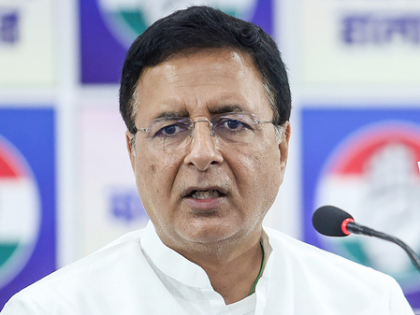 K’taka: Congress MLAs meet Surjewala following ‘infighting’ rumours | K’taka: Congress MLAs meet Surjewala following ‘infighting’ rumours K’taka: Congress MLAs meet Surjewala following ‘infighting’ rumours | K’taka: Congress MLAs meet Surjewala following ‘infighting’ rumours