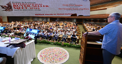 Omar Abdullah calls for revival of historical connection of Kashmir artisans with global market | Omar Abdullah calls for revival of historical connection of Kashmir artisans with global market Omar Abdullah calls for revival of historical connection of Kashmir artisans with global market | Omar Abdullah calls for revival of historical connection of Kashmir artisans with global market