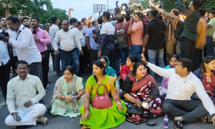 Assault on official: BJD corporators stage protest in Bhubaneswar seeking arrest of culprits | Assault on official: BJD corporators stage protest in Bhubaneswar seeking arrest of culprits