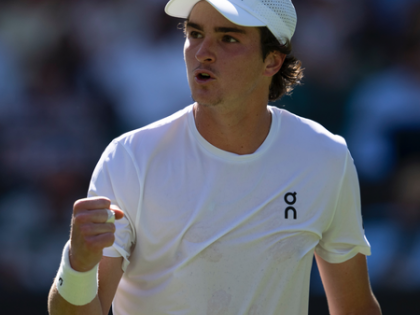 Wimbledon 2025: Fonseca flies past Fearnley; injured Tsitsipas retires | Wimbledon 2025: Fonseca flies past Fearnley; injured Tsitsipas retires Wimbledon 2025: Fonseca flies past Fearnley; injured Tsitsipas retires | Wimbledon 2025: Fonseca flies past Fearnley; injured Tsitsipas retires