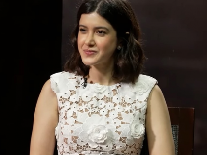 Shanaya Kapoor shares how Vikrant Massey made her feel ‘comfortable and equal’ on set | Shanaya Kapoor shares how Vikrant Massey made her feel ‘comfortable and equal’ on set Shanaya Kapoor shares how Vikrant Massey made her feel ‘comfortable and equal’ on set | Shanaya Kapoor shares how Vikrant Massey made her feel ‘comfortable and equal’ on set