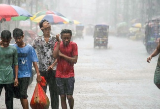 Heavy rain warning in MP, orange alert issued for 10 districts | Heavy rain warning in MP, orange alert issued for 10 districts Heavy rain warning in MP, orange alert issued for 10 districts | Heavy rain warning in MP, orange alert issued for 10 districts