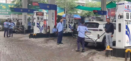 Fuel ban on overage vehicles in national Capital draws mixed reactions from Delhiites | Fuel ban on overage vehicles in national Capital draws mixed reactions from Delhiites