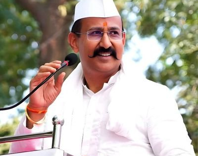 Congress receives a jolt after former Dhule MLA Kunal Patil joins BJP | Congress receives a jolt after former Dhule MLA Kunal Patil joins BJP Congress receives a jolt after former Dhule MLA Kunal Patil joins BJP | Congress receives a jolt after former Dhule MLA Kunal Patil joins BJP