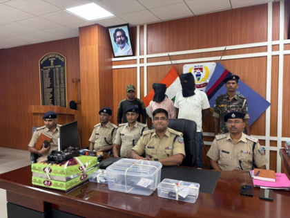 Two held with illegal arms for inciting riots on Hool Diwas in Jharkhand | Two held with illegal arms for inciting riots on Hool Diwas in Jharkhand