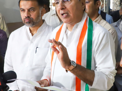 No meeting planned in Delhi between LoP Gandhi with K'taka CM, Dy CM: Surjewala | No meeting planned in Delhi between LoP Gandhi with K'taka CM, Dy CM: Surjewala No meeting planned in Delhi between LoP Gandhi with K'taka CM, Dy CM: Surjewala | No meeting planned in Delhi between LoP Gandhi with K'taka CM, Dy CM: Surjewala