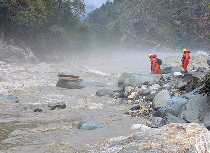 Rescuers resume operation in Himachal Pradesh to trace 34 people | Rescuers resume operation in Himachal Pradesh to trace 34 people