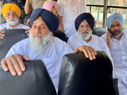 Akali Dal chief Sukhbir Badal, party leaders detained by Punjab Police | Akali Dal chief Sukhbir Badal, party leaders detained by Punjab Police