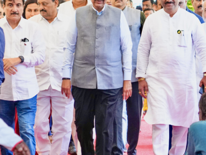 Govt to amend MCOCA to contain smuggling of narcotics: CM Fadnavis | Govt to amend MCOCA to contain smuggling of narcotics: CM Fadnavis