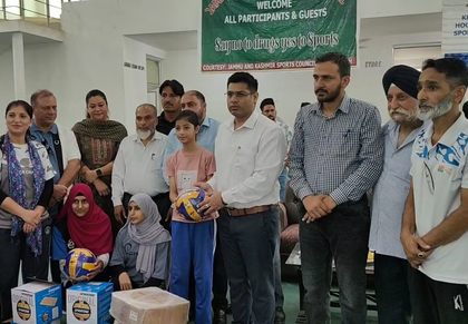 Poonch: Sports equipment provided under Khelo India initiative, players elated | Poonch: Sports equipment provided under Khelo India initiative, players elated