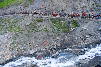 Nearly 48,000 devotees perform Amarnath Yatra in three days | Nearly 48,000 devotees perform Amarnath Yatra in three days Nearly 48,000 devotees perform Amarnath Yatra in three days | Nearly 48,000 devotees perform Amarnath Yatra in three days