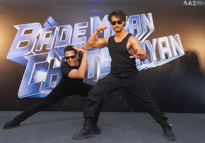 Akshay Kumar turns cheerleader for his ‘brother’ Tiger Shroff | Akshay Kumar turns cheerleader for his ‘brother’ Tiger Shroff