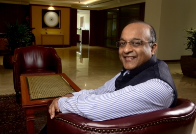 HDFC Bank CEO moves Supreme Court to quash FIR filed by Lilavati Trust, hearing on July 4 | HDFC Bank CEO moves Supreme Court to quash FIR filed by Lilavati Trust, hearing on July 4