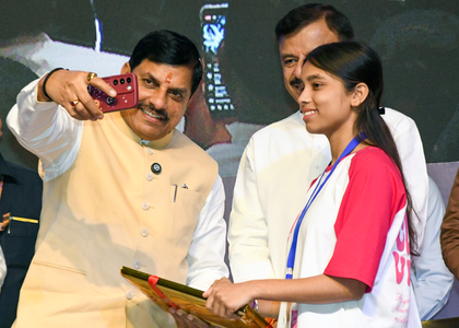 Students who received laptops from CM Mohan Yadav urge MP govt to continue scheme | Students who received laptops from CM Mohan Yadav urge MP govt to continue scheme Students who received laptops from CM Mohan Yadav urge MP govt to continue scheme | Students who received laptops from CM Mohan Yadav urge MP govt to continue scheme