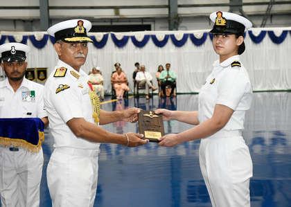 Sub Lt Aastha Poonia scripts history, joins fighter stream in Indian Navy aviation | Sub Lt Aastha Poonia scripts history, joins fighter stream in Indian Navy aviation Sub Lt Aastha Poonia scripts history, joins fighter stream in Indian Navy aviation | Sub Lt Aastha Poonia scripts history, joins fighter stream in Indian Navy aviation