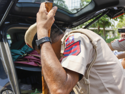 Delhi Police bust mobile phone theft syndicate, recover 43 stolen iPhones | Delhi Police bust mobile phone theft syndicate, recover 43 stolen iPhones Delhi Police bust mobile phone theft syndicate, recover 43 stolen iPhones | Delhi Police bust mobile phone theft syndicate, recover 43 stolen iPhones