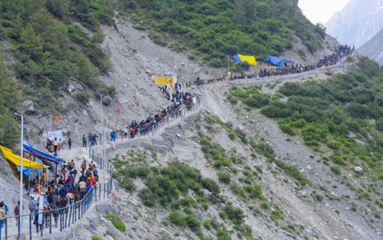 Over 26,800 perform Amarnath Yatra in 2 days, another batch of 6,979 leave for Valley | Over 26,800 perform Amarnath Yatra in 2 days, another batch of 6,979 leave for Valley Over 26,800 perform Amarnath Yatra in 2 days, another batch of 6,979 leave for Valley | Over 26,800 perform Amarnath Yatra in 2 days, another batch of 6,979 leave for Valley