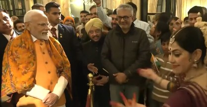 PM Modi receives grand welcome from Indian diaspora in Buenos Aires | PM Modi receives grand welcome from Indian diaspora in Buenos Aires PM Modi receives grand welcome from Indian diaspora in Buenos Aires | PM Modi receives grand welcome from Indian diaspora in Buenos Aires