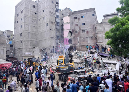 Pakistan: Death toll from Karachi building collapse rises to 17 | Pakistan: Death toll from Karachi building collapse rises to 17 Pakistan: Death toll from Karachi building collapse rises to 17 | Pakistan: Death toll from Karachi building collapse rises to 17