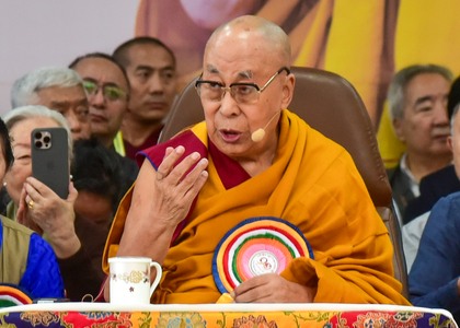Bad weather delays Dalai Lama’s departure from Leh | Bad weather delays Dalai Lama’s departure from Leh