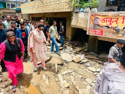 Facing criticism within party, BJP MP Kangna Ranaut visits disaster-hit areas; faces local anger | Facing criticism within party, BJP MP Kangna Ranaut visits disaster-hit areas; faces local anger