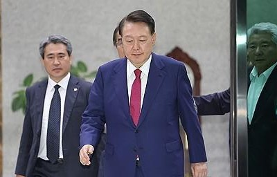 South Korea: Special counsel seeks warrant to arrest ex-President Yoon in martial law case | South Korea: Special counsel seeks warrant to arrest ex-President Yoon in martial law case South Korea: Special counsel seeks warrant to arrest ex-President Yoon in martial law case | South Korea: Special counsel seeks warrant to arrest ex-President Yoon in martial law case