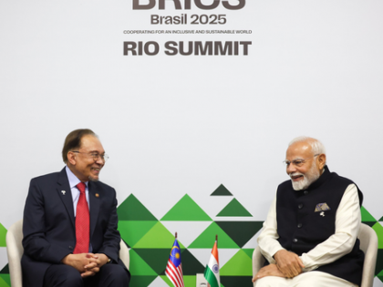PM Modi, Malaysian counterpart review progress in bilateral ties | PM Modi, Malaysian counterpart review progress in bilateral ties PM Modi, Malaysian counterpart review progress in bilateral ties | PM Modi, Malaysian counterpart review progress in bilateral ties