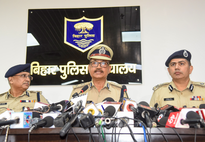Property dispute behind bizman Khemka's murder, Rs 4 lakh given to contract killers: Bihar Police | Property dispute behind bizman Khemka's murder, Rs 4 lakh given to contract killers: Bihar Police Property dispute behind bizman Khemka's murder, Rs 4 lakh given to contract killers: Bihar Police | Property dispute behind bizman Khemka's murder, Rs 4 lakh given to contract killers: Bihar Police