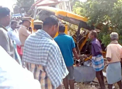 Train-school van collision: CM Stalin announces compensation | Train-school van collision: CM Stalin announces compensation Train-school van collision: CM Stalin announces compensation | Train-school van collision: CM Stalin announces compensation