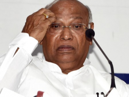 Insult to nation's Dalits, tribals: BJP slams Kharge over remarks on President Murmu | Insult to nation's Dalits, tribals: BJP slams Kharge over remarks on President Murmu Insult to nation's Dalits, tribals: BJP slams Kharge over remarks on President Murmu | Insult to nation's Dalits, tribals: BJP slams Kharge over remarks on President Murmu