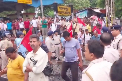 Nationwide strike by trade unions in protest against Centre's 'anti-labour' policies | Nationwide strike by trade unions in protest against Centre's 'anti-labour' policies