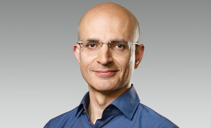 Apple appoints Indian-origin Sabih Khan as new chief operating officer | Apple appoints Indian-origin Sabih Khan as new chief operating officer