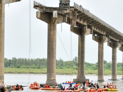 Tapi River bridge near Kamrej closed for month as NHAI begins repairs after Gambhira collapse kills 18 | Tapi River bridge near Kamrej closed for month as NHAI begins repairs after Gambhira collapse kills 18 Tapi River bridge near Kamrej closed for month as NHAI begins repairs after Gambhira collapse kills 18 | Tapi River bridge near Kamrej closed for month as NHAI begins repairs after Gambhira collapse kills 18