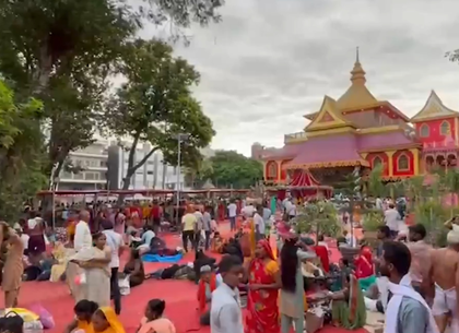 People across the nation throng temples in large numbers on Guru Purnima | People across the nation throng temples in large numbers on Guru Purnima