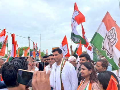 Bihar: Physical brawl at Congress office in Ara during party event | Bihar: Physical brawl at Congress office in Ara during party event