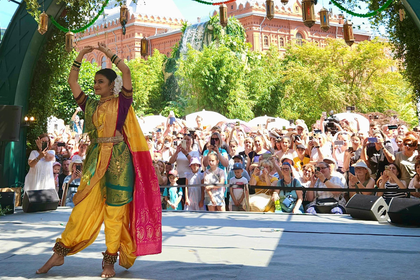 'Festival of Bharat' showcases India's rich culture and traditions in Russia | 'Festival of Bharat' showcases India's rich culture and traditions in Russia