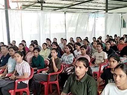 MP: Under 'Sashakt Vahini' Yojana, girl students get training for appointment in police force | MP: Under 'Sashakt Vahini' Yojana, girl students get training for appointment in police force