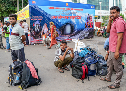 No Yatri movement from Jammu to Valley for second-consecutive day | No Yatri movement from Jammu to Valley for second-consecutive day No Yatri movement from Jammu to Valley for second-consecutive day | No Yatri movement from Jammu to Valley for second-consecutive day